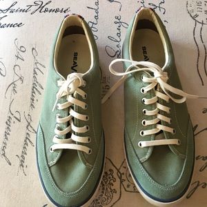 Men’s Seavees tennis shoes